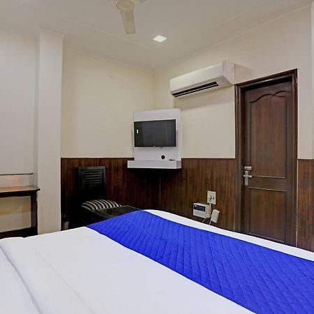 Hotel Grand Tushar - Ghaziabad Railway Station מראה חיצוני תמונה