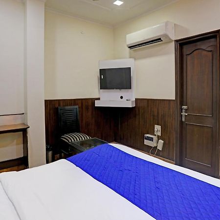 Hotel Grand Tushar - Ghaziabad Railway Station מראה חיצוני תמונה