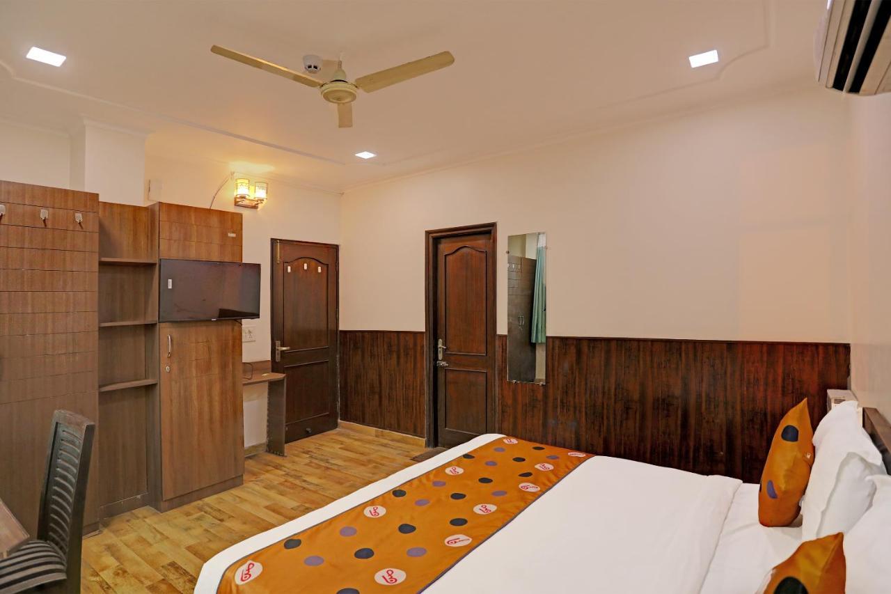 Hotel Grand Tushar - Ghaziabad Railway Station מראה חיצוני תמונה