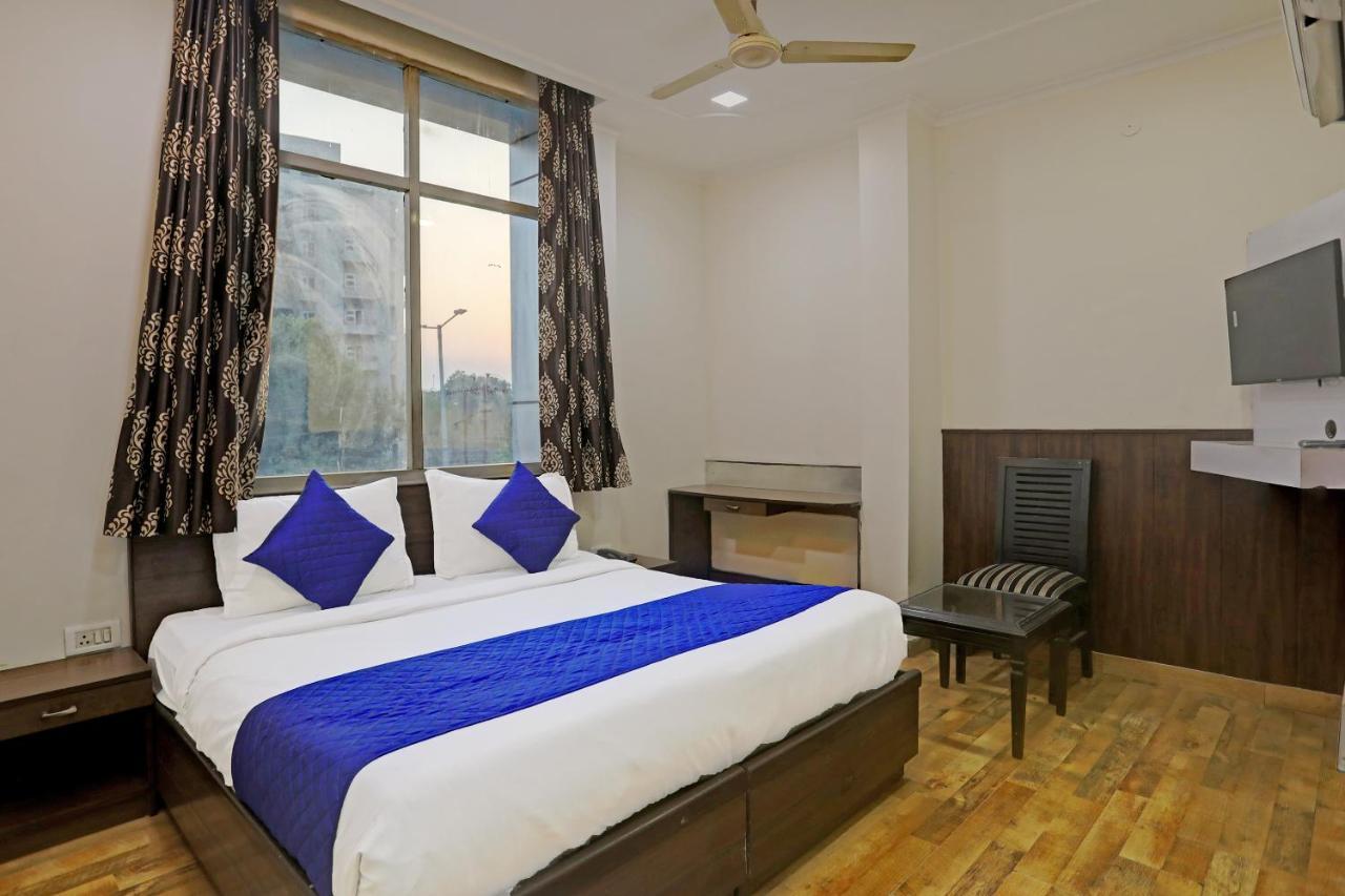 Hotel Grand Tushar - Ghaziabad Railway Station מראה חיצוני תמונה