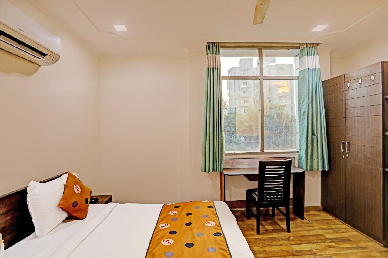 Hotel Grand Tushar - Ghaziabad Railway Station מראה חיצוני תמונה
