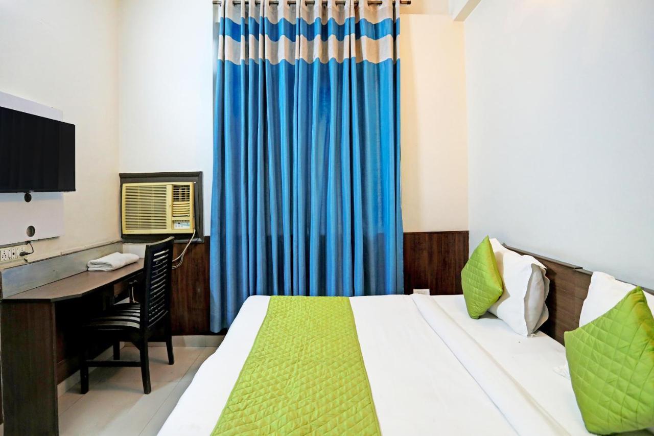 Hotel Grand Tushar - Ghaziabad Railway Station מראה חיצוני תמונה