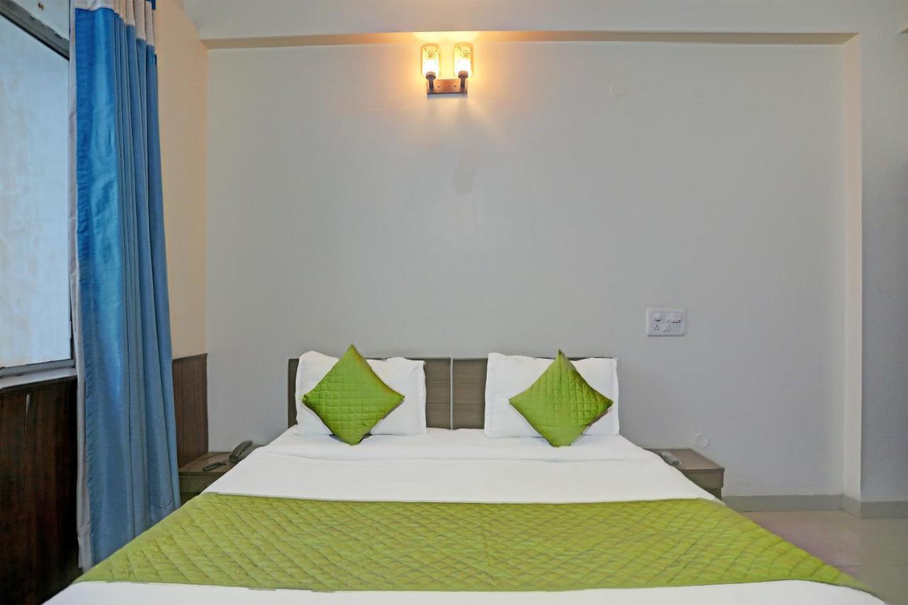 Hotel Grand Tushar - Ghaziabad Railway Station מראה חיצוני תמונה